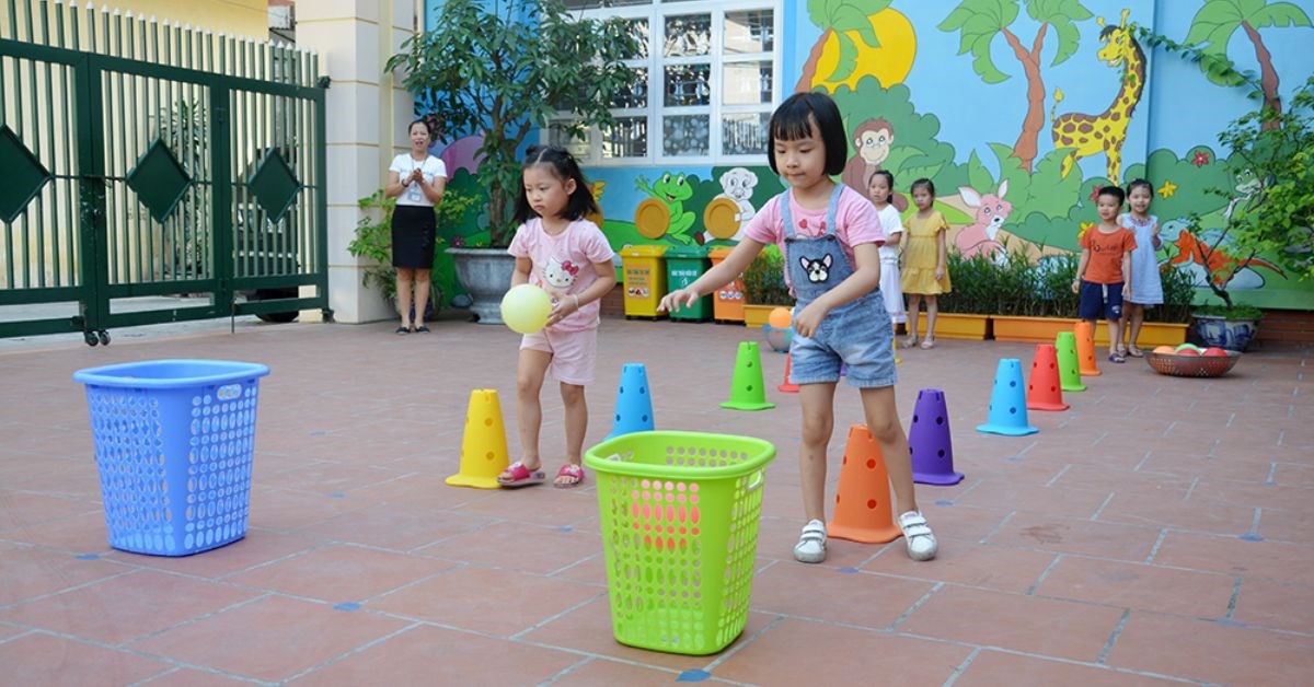 KIDS AND MOTORCYCLE DEVELOPMENT PROGRESS FROM 0-6 YEARS old